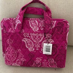 Vera Bradly hanging organizer in pink Stamped Paisley Brand New with tags.Travel